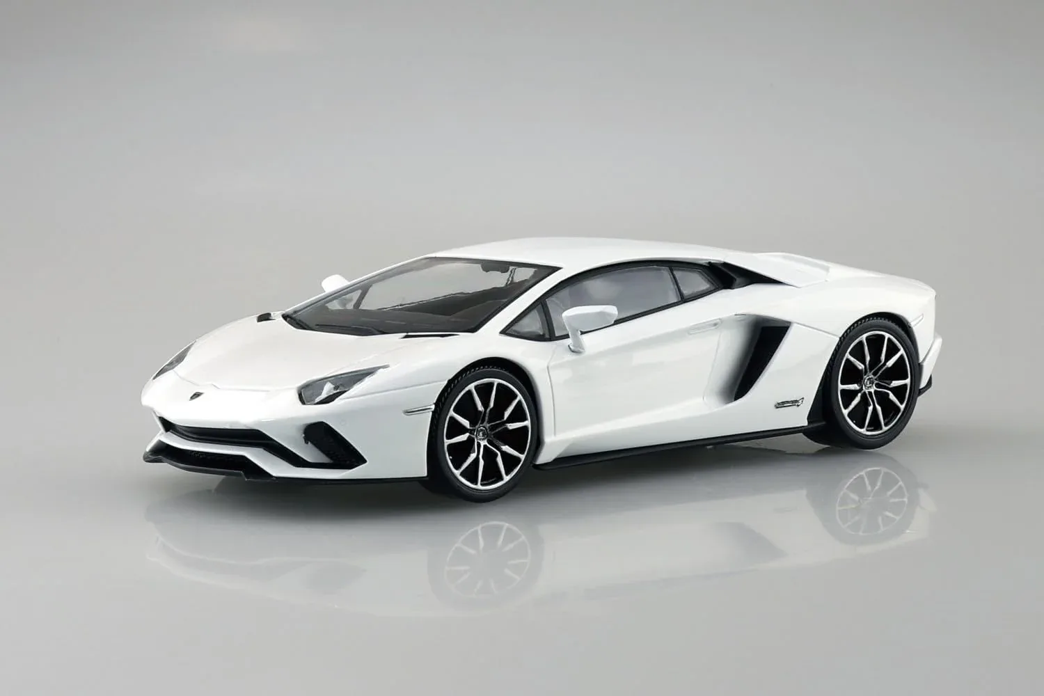Aoshima Rakupla Snap Kit Lamborghini Aventador S Pearl White Model 07 Pw - Image 2